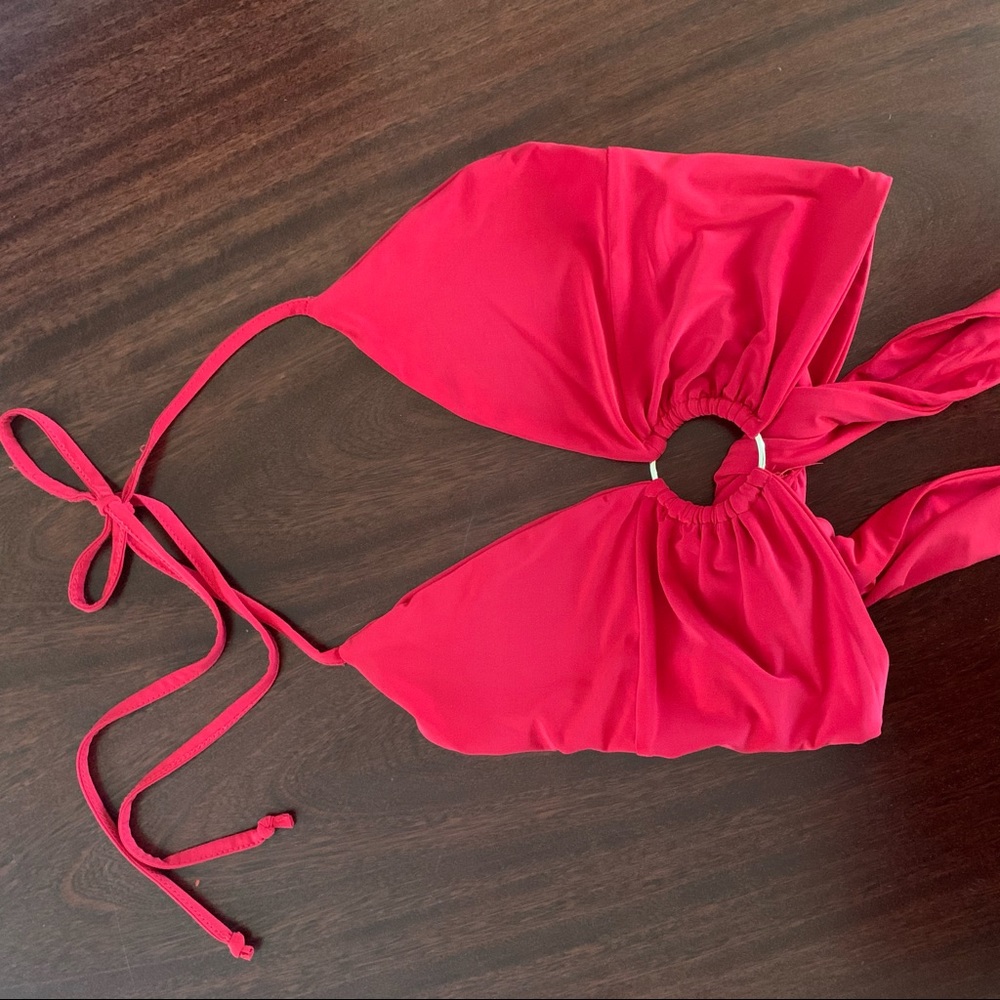 Red ring halter top - Picture 3 of 3